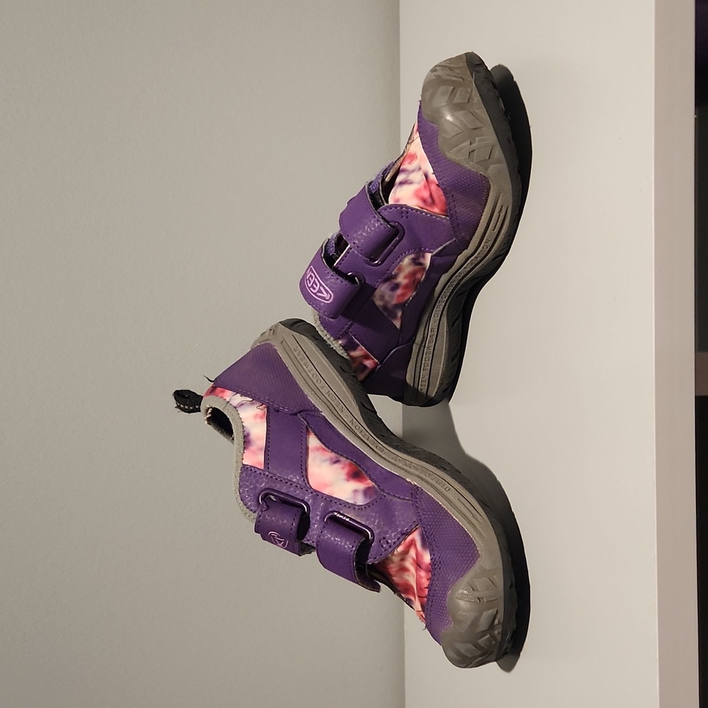 Girls size 1 Keen Speed Hounds Purple